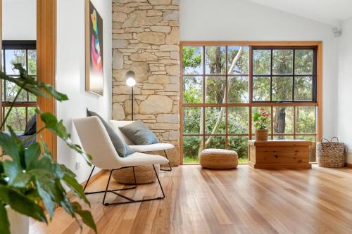 Yirrip House Nestled on the edge of National Park