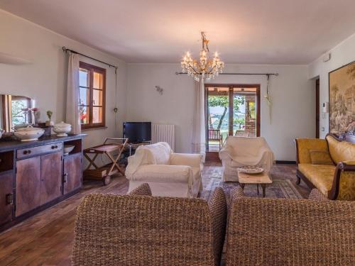 Peaceful Villa in Montefelcino with Swimming Pool in Montefelcino