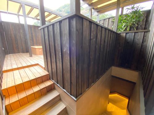 Exective Twin Room witn Open-Air Bath image 2