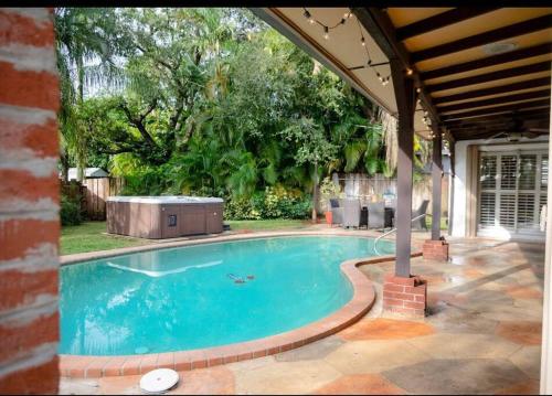 Spanish Style Beach House w/Pool + Hot Tub
