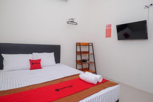 RedDoorz near Alun Alun Magelang 2