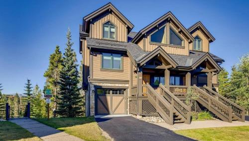 Snowflake Ski In & Ski Out townhouse in Breckenridge, USA