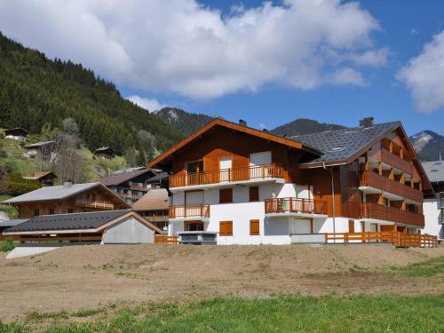 Spacieux 3 pieces avec terrasse et parking - FR-1-692-53 in Passengue