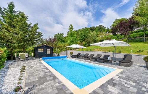 Awesome Home In Novi Marof With Outdoor Swimming Pool