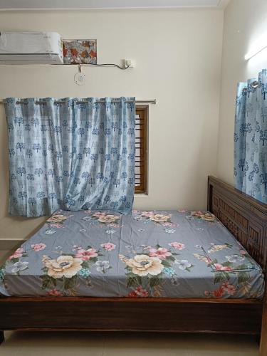 Two-Bedroom House image 1