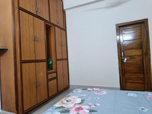 Two-Bedroom House image 2