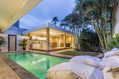 2bd Villa Airin Near Finns Beach, Bali