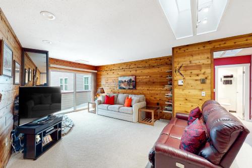 Ponderosa Inn 408 in Big White, Canada