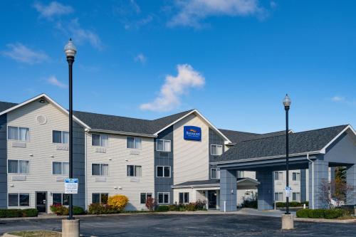 Baymont by Wyndham Gurnee - Hotel