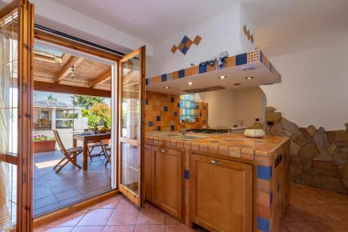 Kitchen, Villa Turchese With Pool/ Depandance Turchese With Pool - Happy Rentals in Alghero