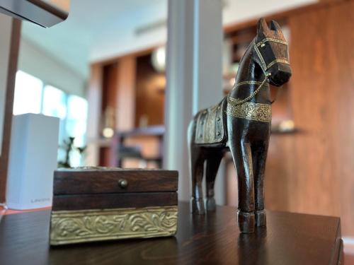 AUBERGE Luxury 2BR Full Burj Khalifa and Fountain View, Dubai (photo 8)