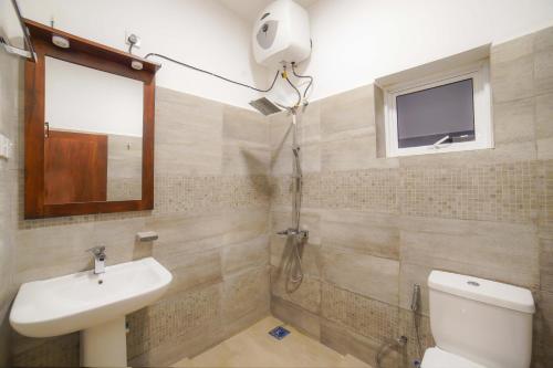Double Room image 6