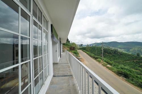 Deluxe Double Room with Balcony image 1