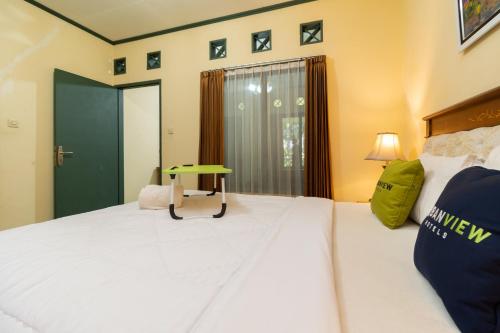 Urbanview Hotel Griya Astoeti 2 Cisarua Puncak – Cisarua, PA