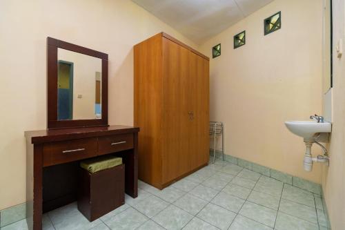 Urbanview Hotel Griya Astoeti 2 Cisarua Puncak – Cisarua, PA