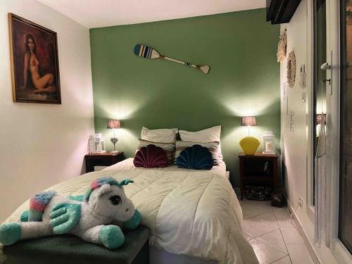 Appartement Vintage 90 m2 DUPLEX classé - Tap to explore photos
