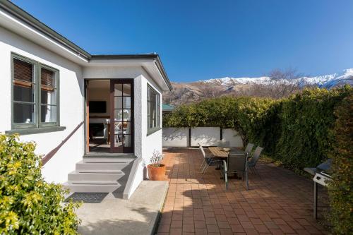 Townside Treat - Wanaka Holiday Home - Wanaka