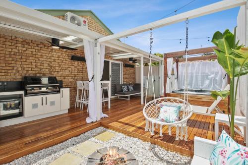 Private Outdoor Spa, Fire Pit - THE RETREAT COOLUM BEACH
