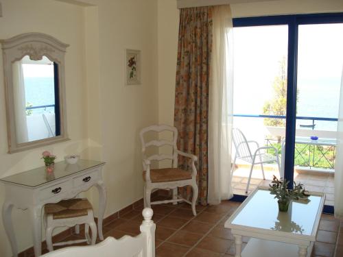Agnadi Hotel in Rovies