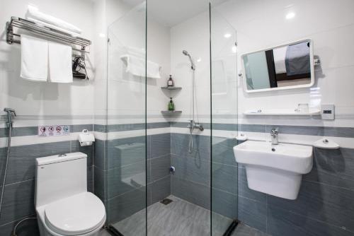 Twin room, city view