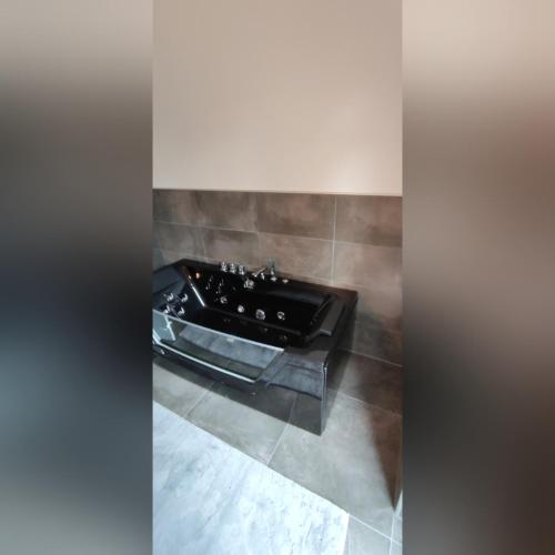 熱水浴缸, Ferienvilla in 埃珀爾博恩