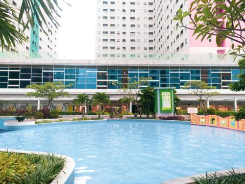 Swimming pool, Apartemen Green Pramuka By Family Group property in Senen