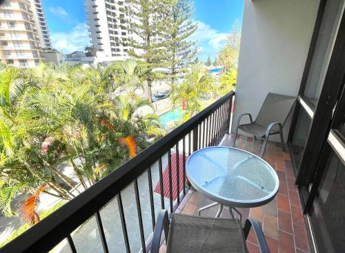 Surfers Paradise- meters from the beach!