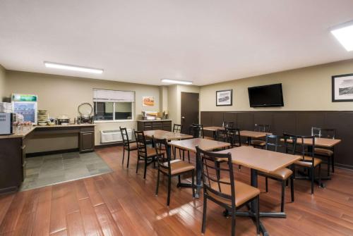 Quality Inn & Suites Steamboat Springs - image 13