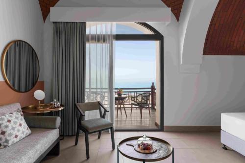 The Cove Rotana Resort - Balcony/terrace