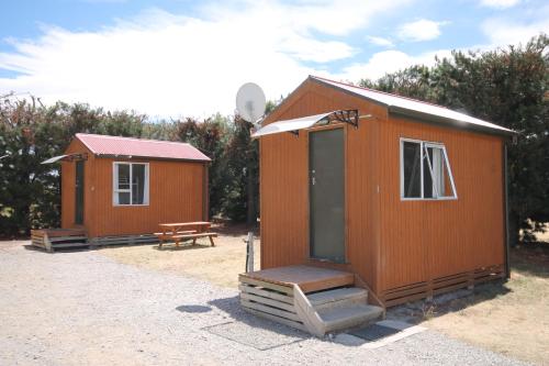 Basic Cottage with Shared Bathroom