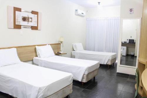 3 twin beds