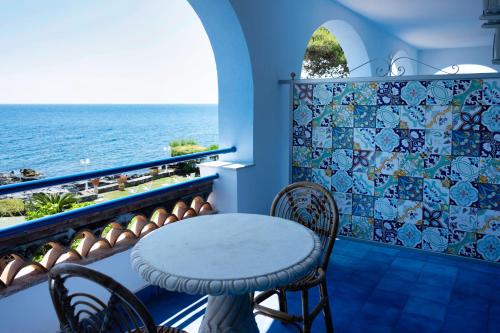 陽台/露台, 阿拉斯納岩石酒店 (Arathena Rocks Hotel) in 賈爾迪尼奈克索斯市中心