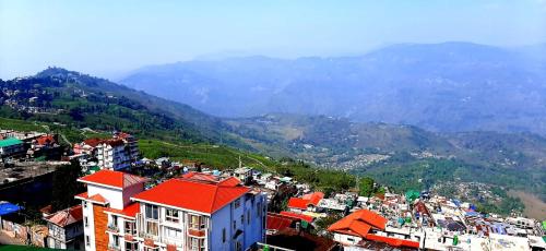 Swastika Homestay and Travels Kurseong Bazar Near HDFC Bank NH55 Road Kurseong in Kurseong