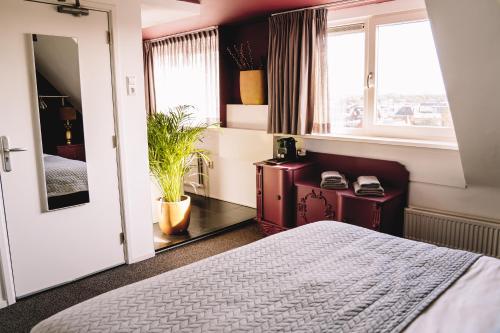 Superior Double Room image 1