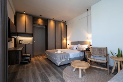 Chambre double, vue sur la piscine