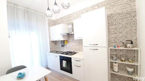 Kitchen, Blue Sky Rooftop Rooms – Bari Policlinico in Bari