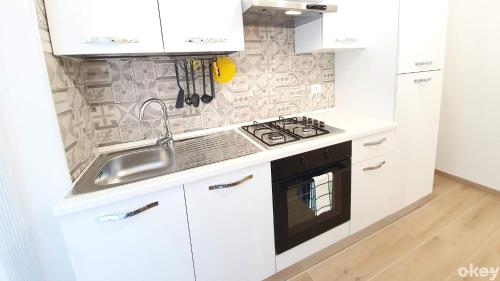 Kitchen, Blue Sky Rooftop Rooms – Bari Policlinico in Bari