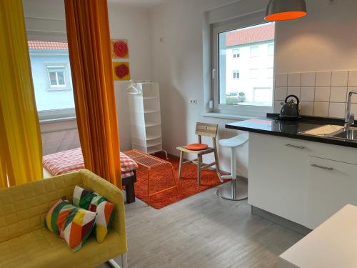 Altstadt Nähe 7 Min Fußweg über Alte Maibrücke zu Pension mit Balkon & Garten, ideal for long stay, relocation Altstadt Nähe 7 Min Fußweg über Alte Maibrücke zu Pension mit Balkon & Garten, ideal for long stay, relocation
