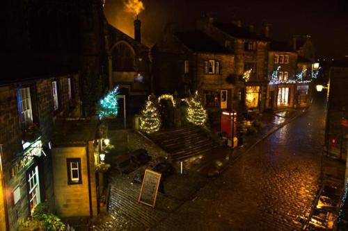 Picture of Haworth Prime Location 3 Bedroom Duplex Apartment