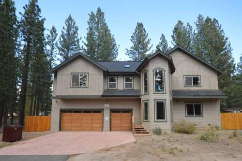 Gilmore Lake Holiday home - main image