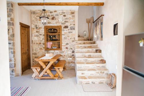 ทัศนียภาพภายนอกโรงแรม, Chaihoutes stone villa into Olive farm in Zia in แลมบิ