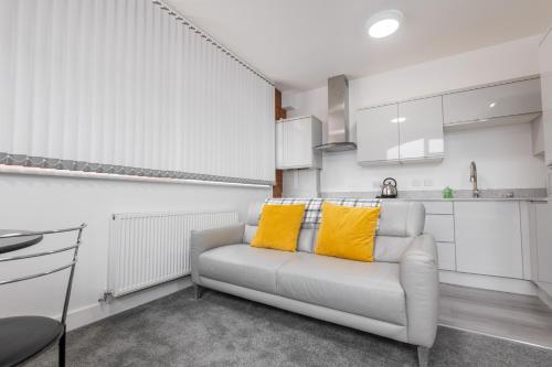 1 Bed City Studio near Theatre and Station Secure Parking, Hull
