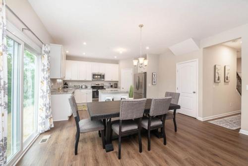 1344 soaring way NEW Cheerful 5 bedroom home in quiet suburban area in Maineville, USA