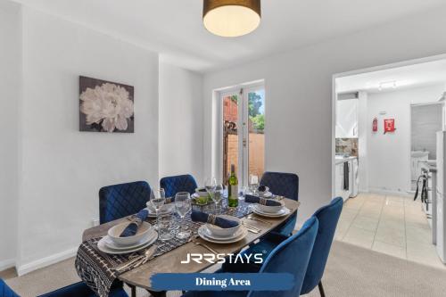 Konyha, Nuneaton - Ideal 3 Bedroom, Wi-fi Parking, Sleeps 6 - JRR Stays in Nuneaton