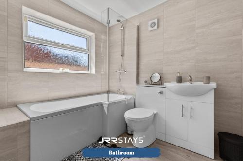 Fürdőszoba, Nuneaton - Ideal 3 Bedroom, Wi-fi Parking, Sleeps 6 - JRR Stays in Nuneaton