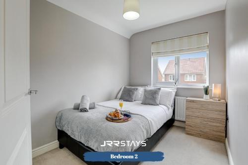 JRR Stays - Chorley - 3 Bed House with Hot Tub in Chorley