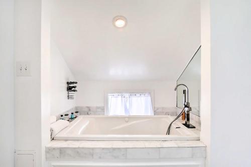 Elegant Connecticut Home: Fireplaces, Pet Friendly in Shelton (Cinnecticut)