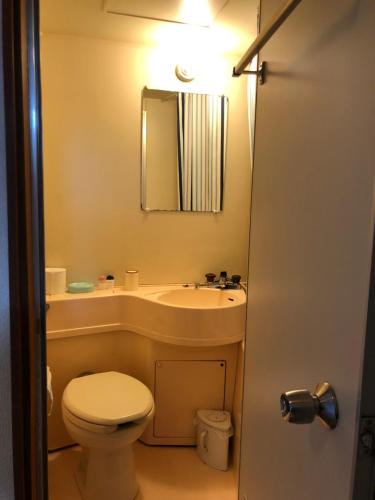 3 twin beds
