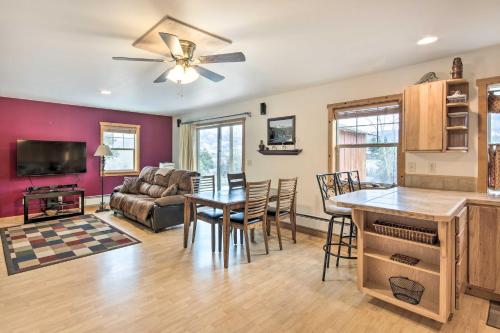 Inviting Townhome 30 Mi to Yellowstone NP! in Emigrant, USA