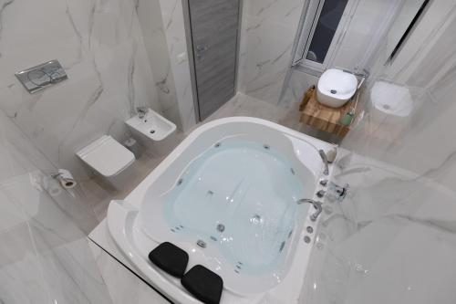MY BRILLIANT HOME WITH JACUZZI 2 STEPS FROM St TOLEDO 2